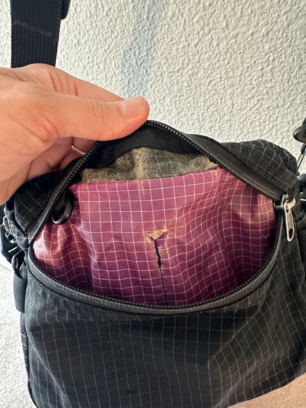 Tom Bihn Side Kick Crossbody Bag - Picture 10 of 11